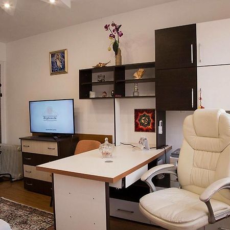 Belle Studio Apartment Galati Bagian luar foto